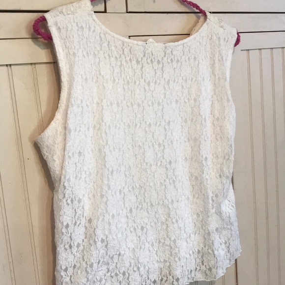 White Lacey 21’’ long top - Picture 6 of 6